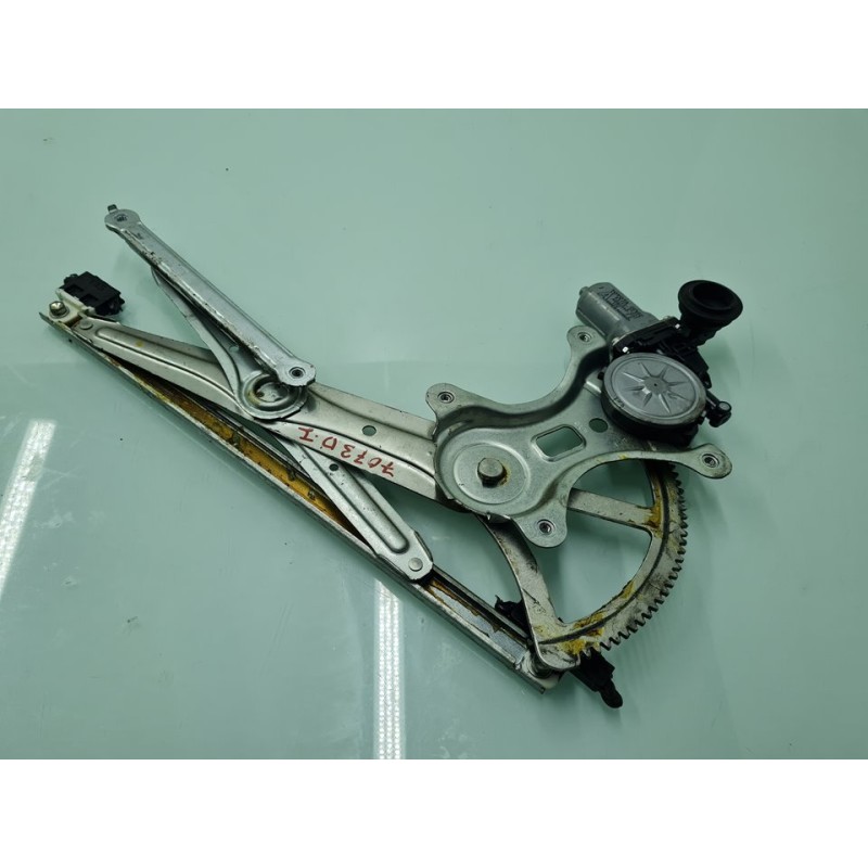 ELEVALUNAS DELANTERO IZQUIERDO 857200K050 