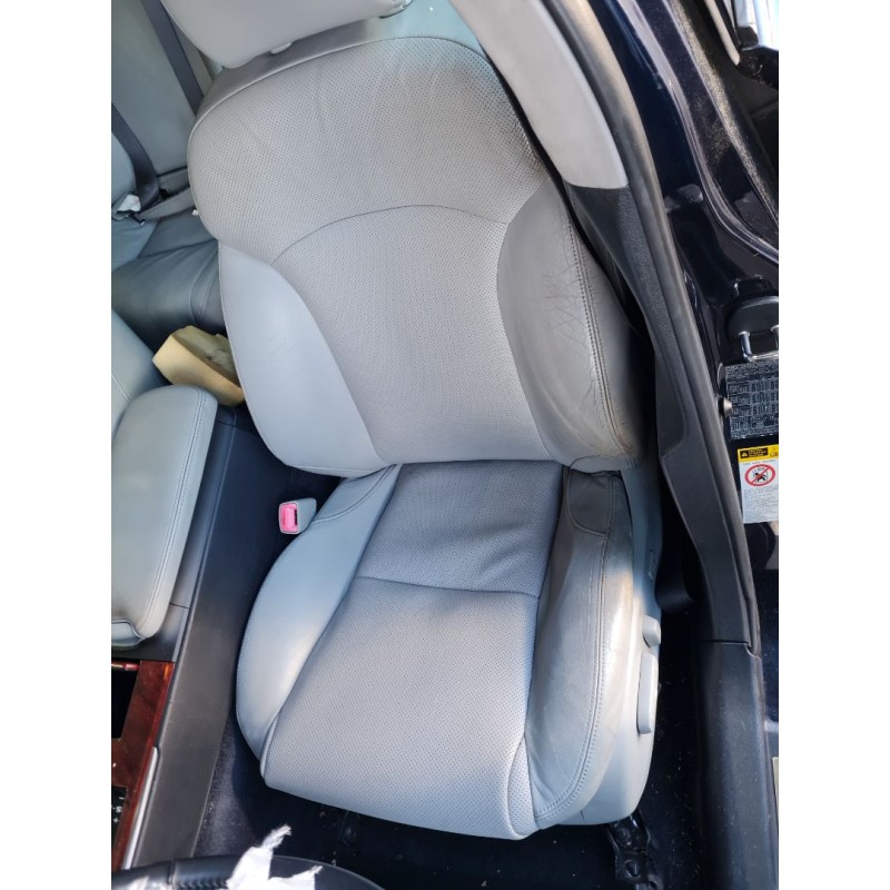 ASIENTO DELANTERO IZQUIERDO 