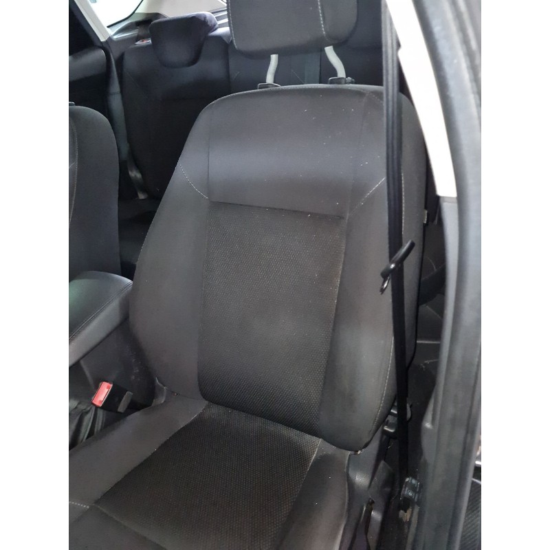 ASIENTO DELANTERO IZQUIERDO 