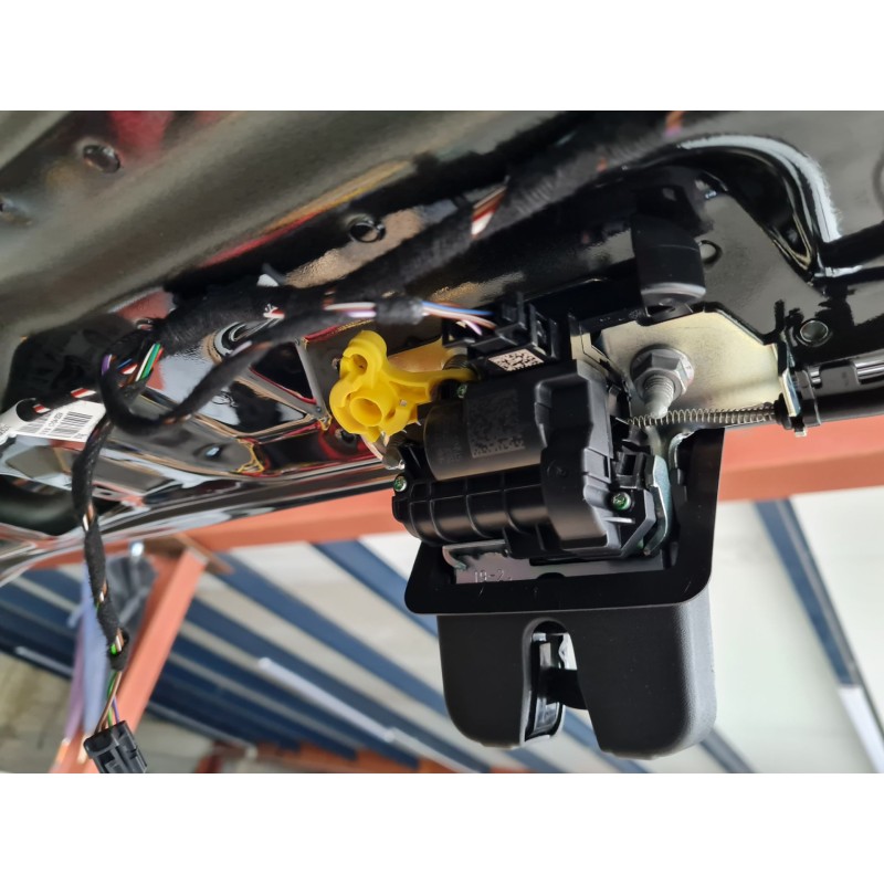 CERRADURA MALETERO / PORTON 5TA827506D 