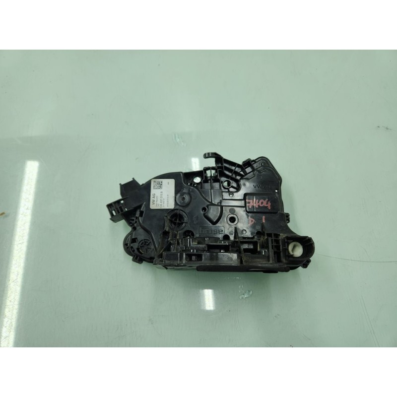 CERRADURA PUERTA DELANTERA IZQUIERDA 10B837015B 
