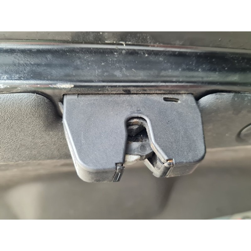 CERRADURA MALETERO / PORTON 