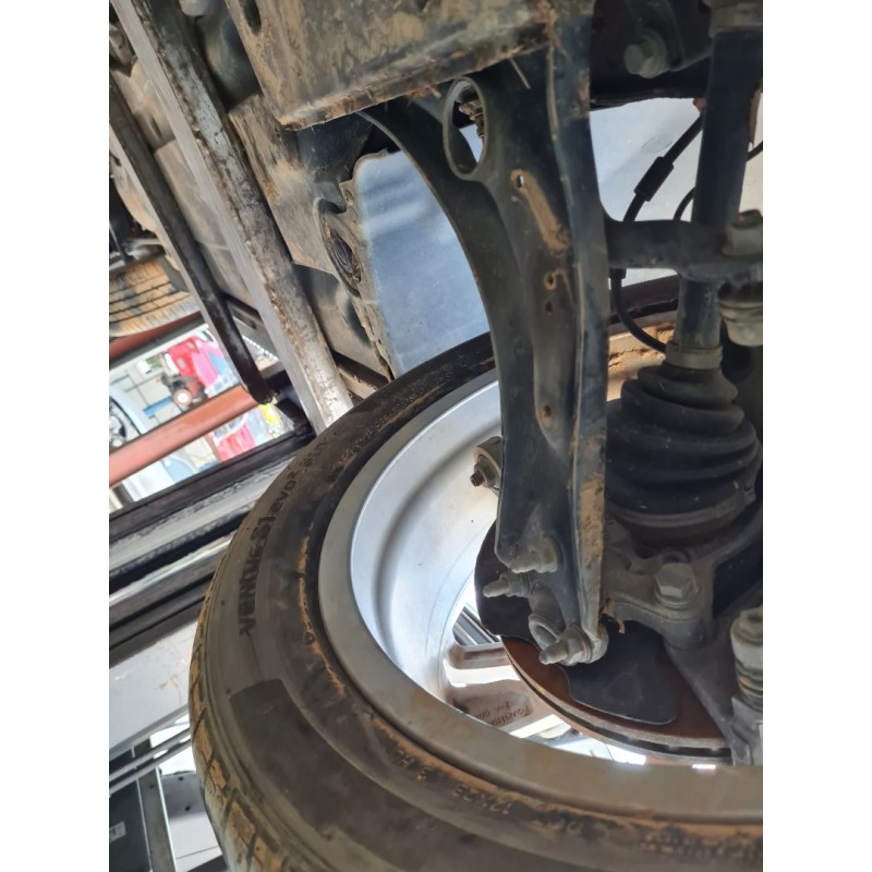 BRAZO SUSPENSION INFERIOR DELANTERO IZQUIERDO 