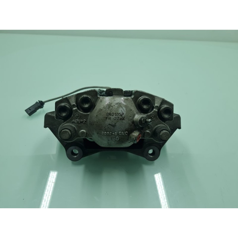 PINZA DE FRENO DELANTERA IZQUIERDA 8R0105P 