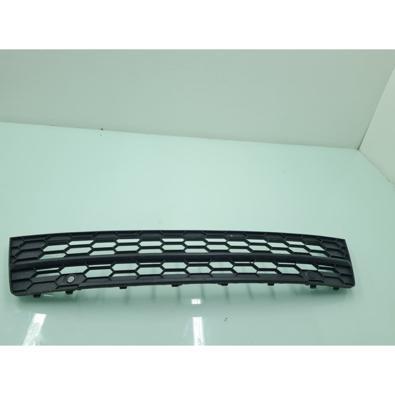 REJILLA PARAGOLPES CENTRAL 5L0853677A 