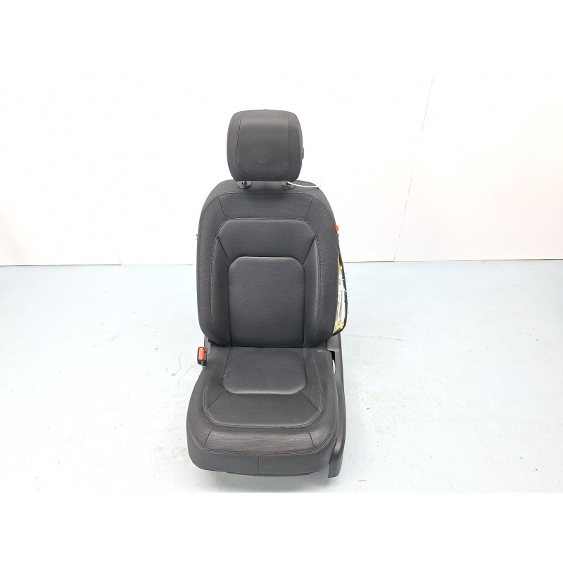 ASIENTO DELANTERO IZQUIERDO 
