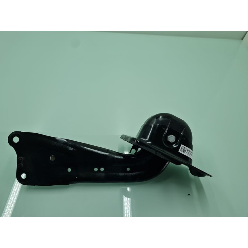 BRAZO SUSPENSION INFERIOR TRASERO DERECHO 5Q0505226 