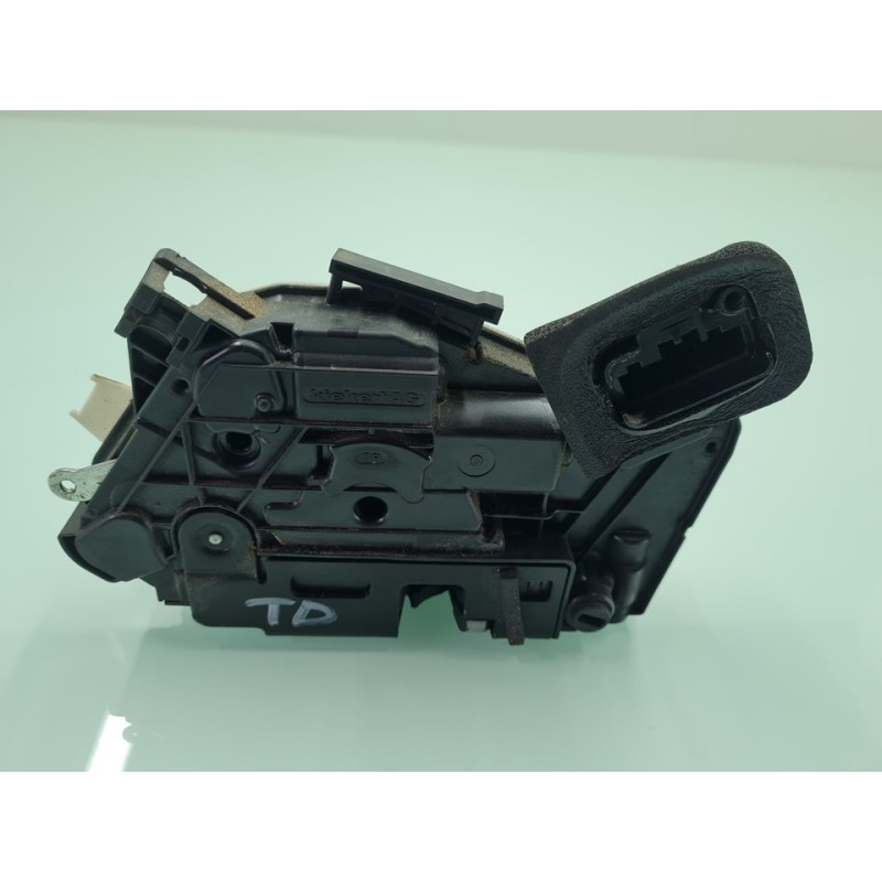 CERRADURA PUERTA TRASERA DERECHA 5K4839016Q 
