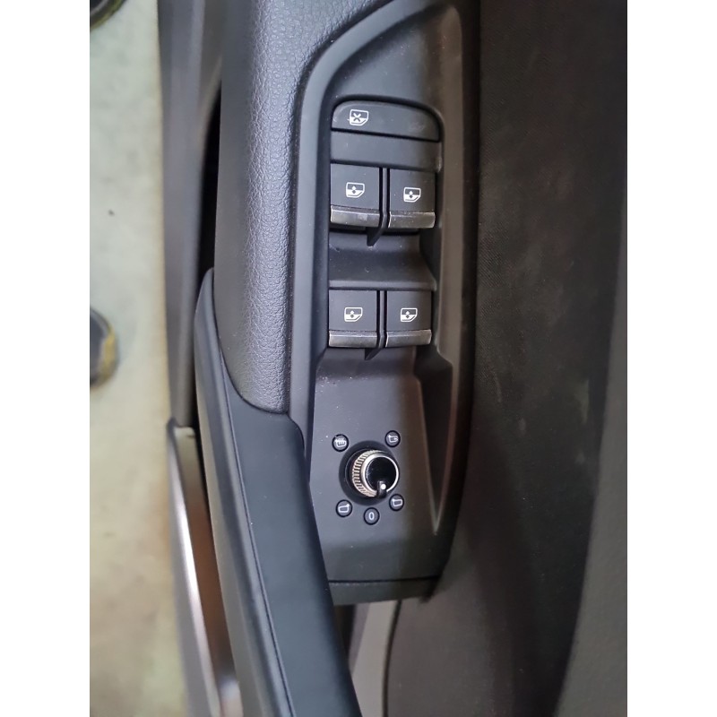 MANDO ELEVALUNAS DELANTERO IZQUIERDO 8W0959851E 