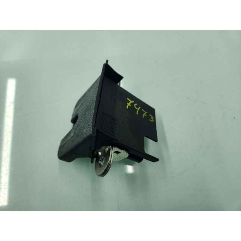CERRADURA MALETERO / PORTON 6R0827505B 