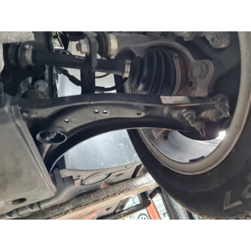 BRAZO SUSPENSION INFERIOR DELANTERO IZQUIERDO 3Q0407151P 