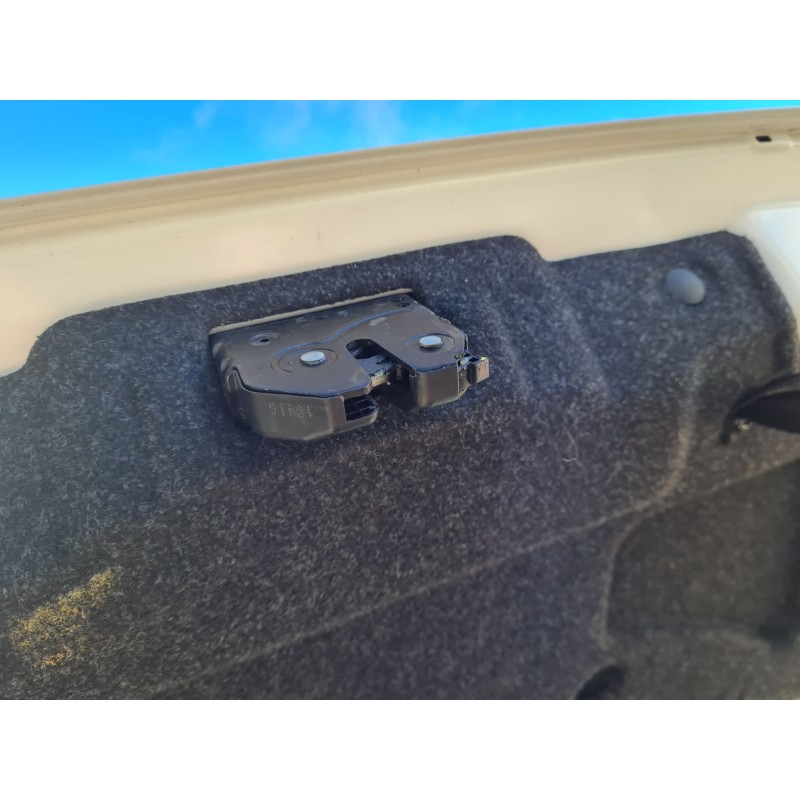 CERRADURA MALETERO / PORTON 