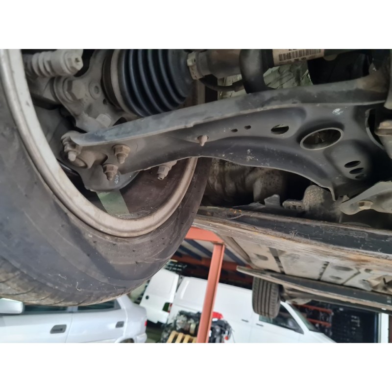 BRAZO SUSPENSION INFERIOR DELANTERO DERECHO 