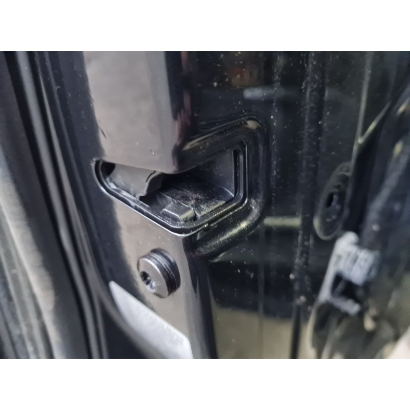 CERRADURA PUERTA DELANTERA IZQUIERDA 