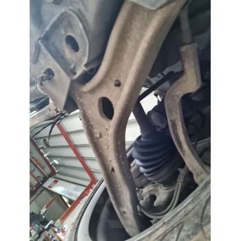 BRAZO SUSPENSION INFERIOR DELANTERO DERECHO 