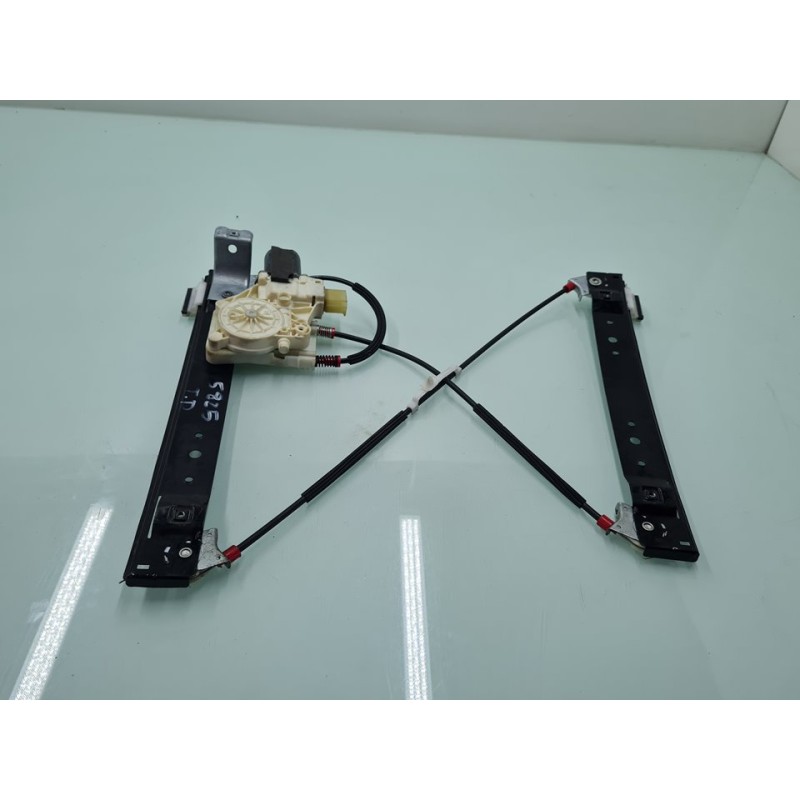 ELEVALUNAS TRASERO DERECHO 6M21U27000BX 