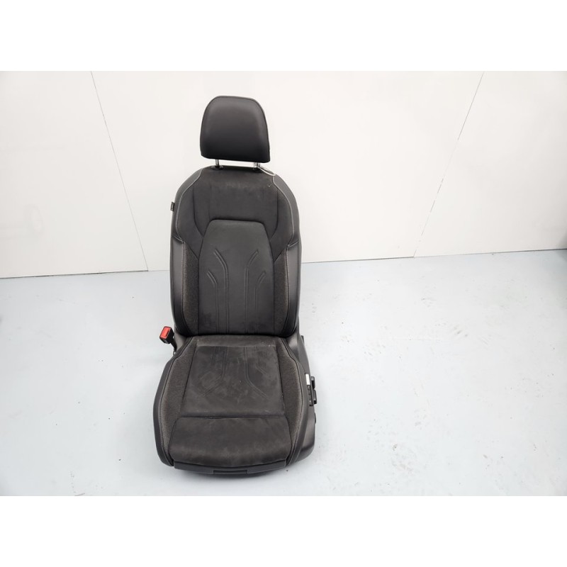 ASIENTO DELANTERO IZQUIERDO 