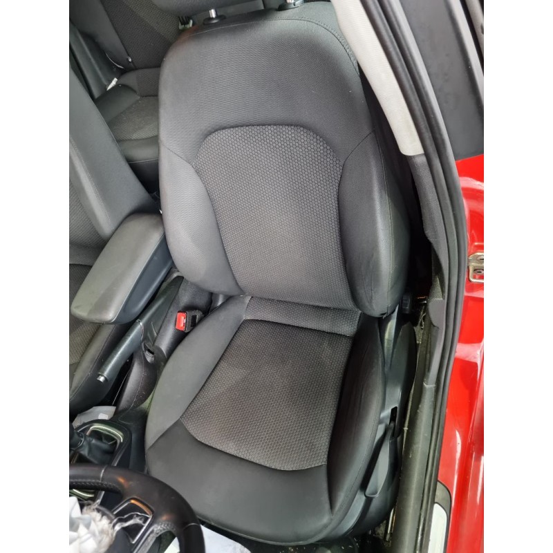 ASIENTO DELANTERO IZQUIERDO 