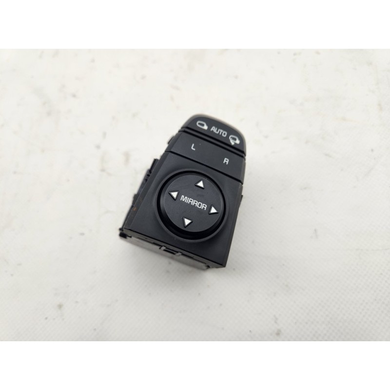 MANDO RETROVISOR 4C74801000 