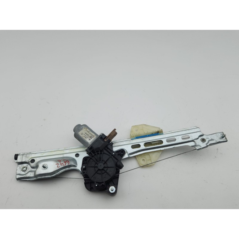 ELEVALUNAS TRASERO DERECHO 827200125R 