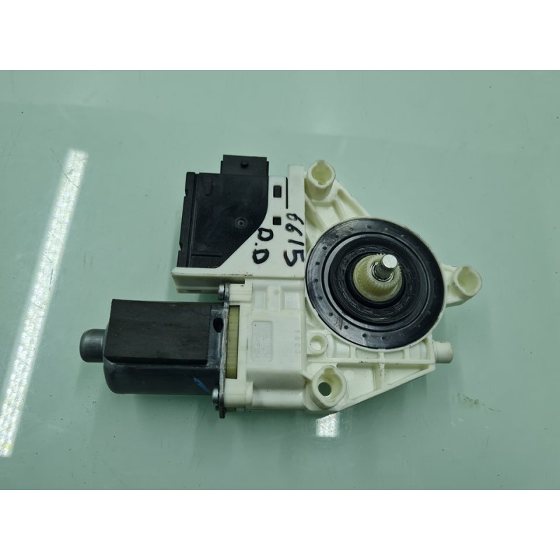 MOTOR ELEVALUNAS DELANTERO DERECHO C61743100 