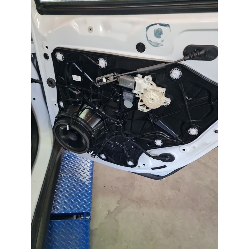 ELEVALUNAS TRASERO DERECHO JX7BA27000CC 