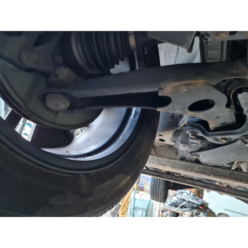 BRAZO SUSPENSION INFERIOR DELANTERO DERECHO 