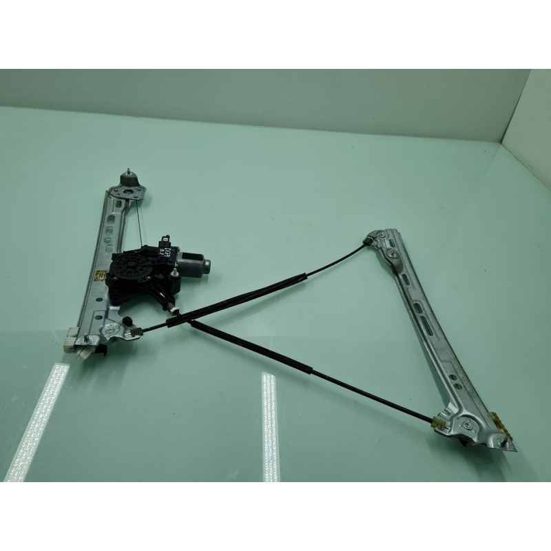 ELEVALUNAS DELANTERO IZQUIERDO 807215959R 