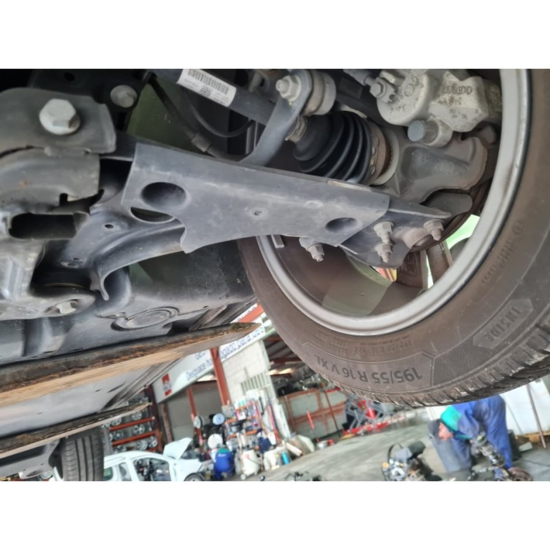 BRAZO SUSPENSION INFERIOR DELANTERO IZQUIERDO 