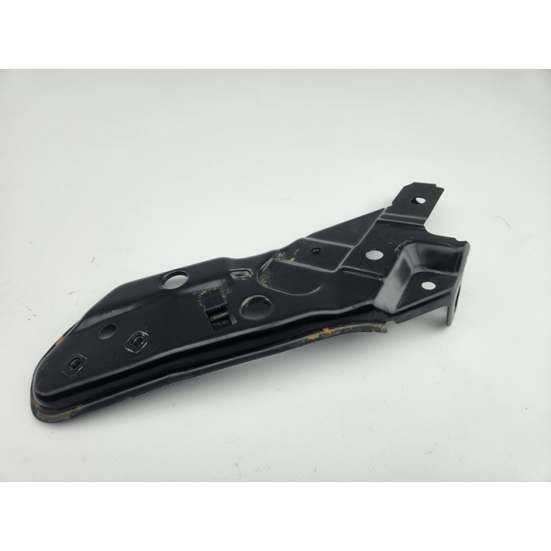 SOPORTE FARO IZQUIERDO 5FA806929 
