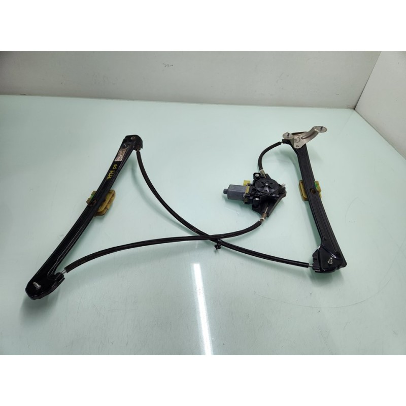 ELEVALUNAS DELANTERO DERECHO 5G3837462G 