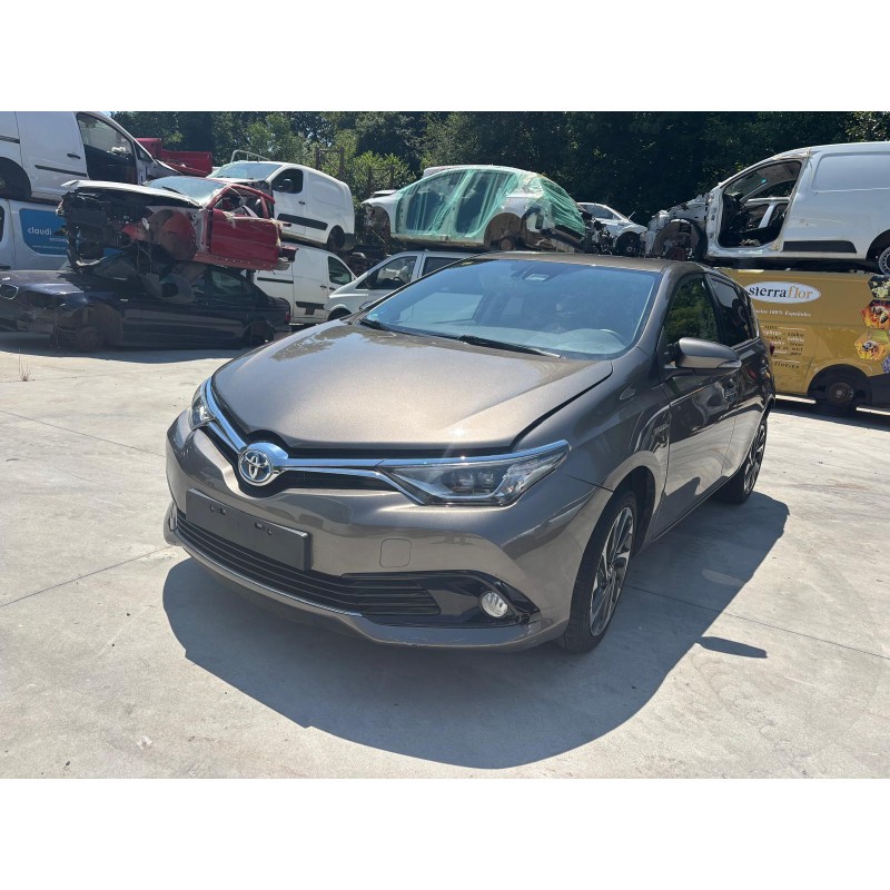 toyota auris (_e18_) del año 2016