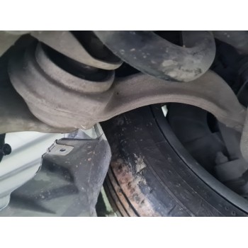 BRAZO SUSPENSION INFERIOR DELANTERO DERECHO 