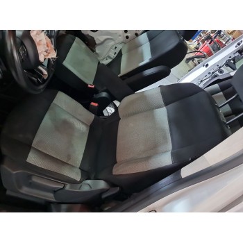 ASIENTO DELANTERO IZQUIERDO 