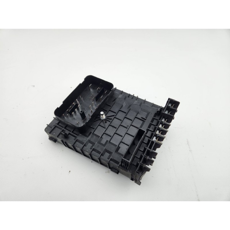 CAJA RELES / FUSIBLES 1K0937125D 