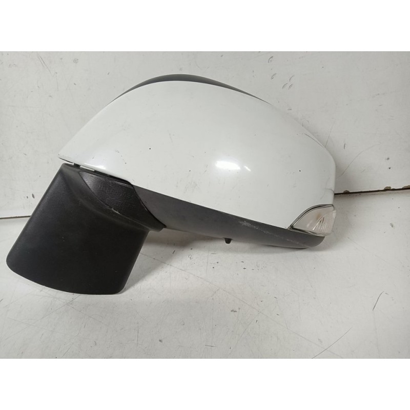 RETROVISOR IZQUIERDO 