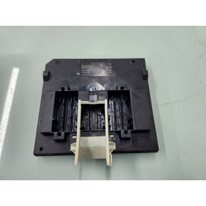 MODULO ELECTRONICO 5Q0937084CD 
