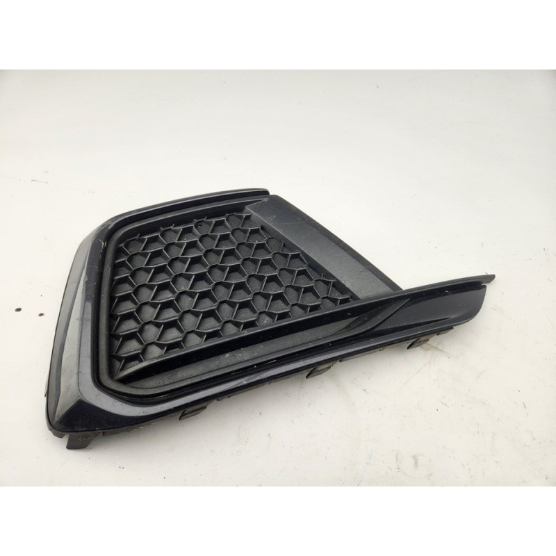 MOLDURA PARAGOLPE DELANTERA DERECHA 82A807682E 