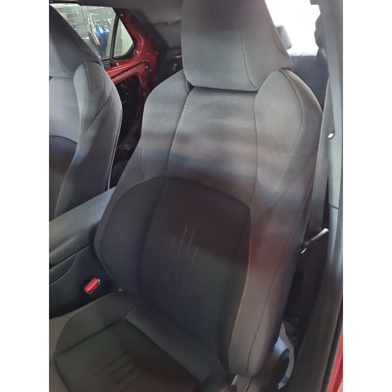 ASIENTO DELANTERO IZQUIERDO 