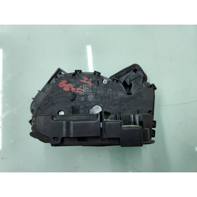 CERRADURA PUERTA TRASERA IZQUIERDA 5TA839015E 