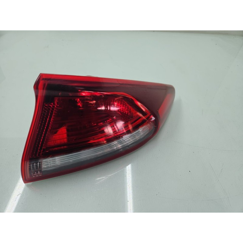 PILOTO TRASERO DERECHO 92402G2000 