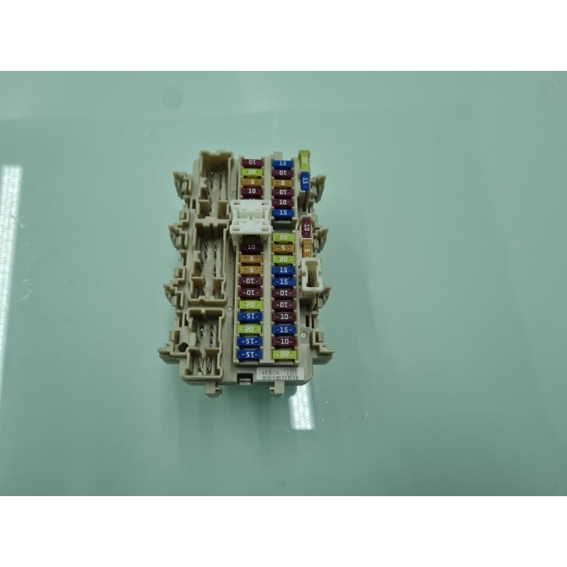 CAJA RELES / FUSIBLES 4EB0A 