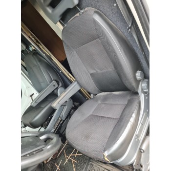 ASIENTO DELANTERO IZQUIERDO 