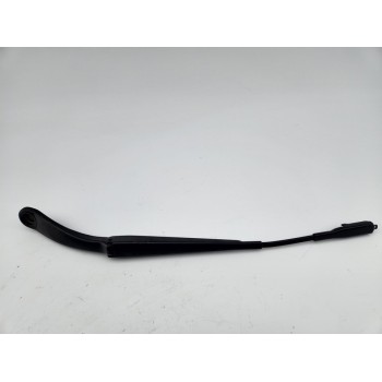BRAZO LIMPIA DELANTERO IZQUIERDO A1768200044 