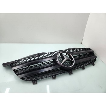 REJILLA DELANTERA A9068800385 