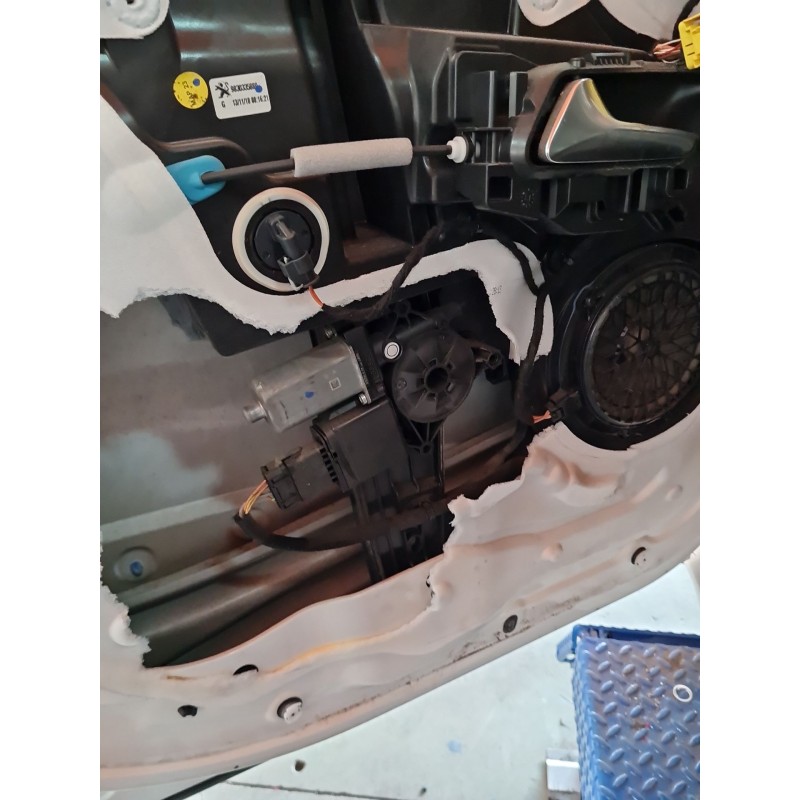 ELEVALUNAS DELANTERO IZQUIERDO 9830335880 
