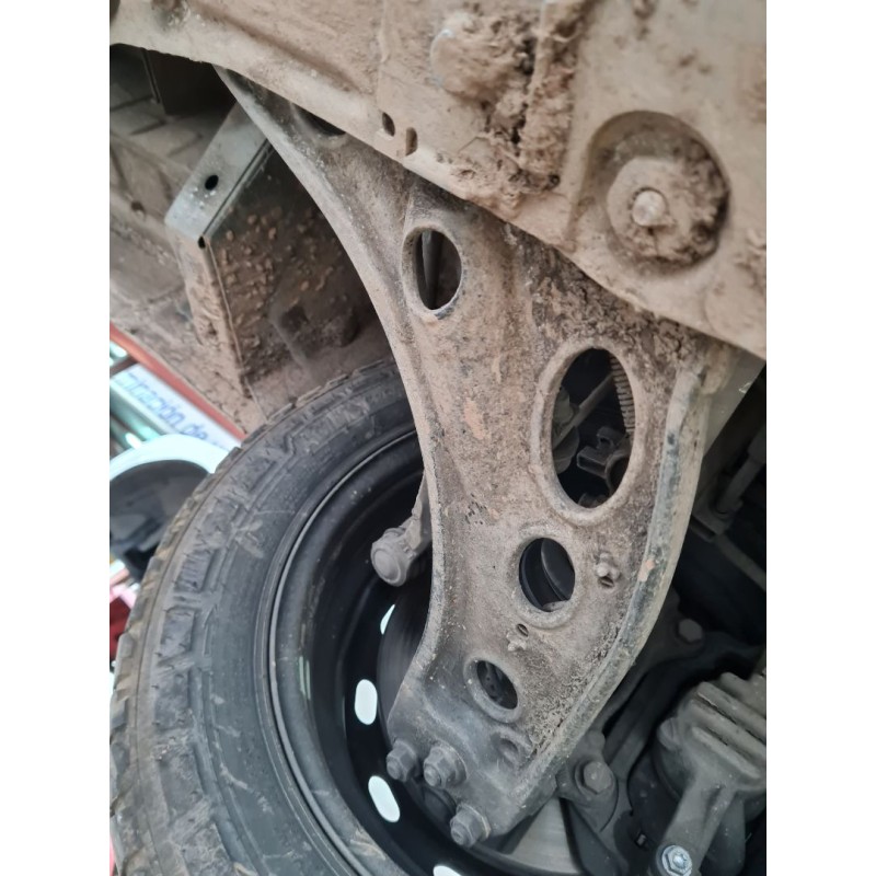 BRAZO SUSPENSION INFERIOR DELANTERO IZQUIERDO 