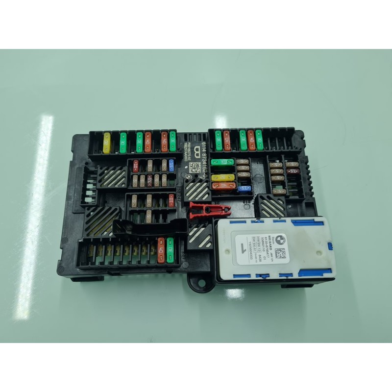 CAJA RELES / FUSIBLES 8734162 