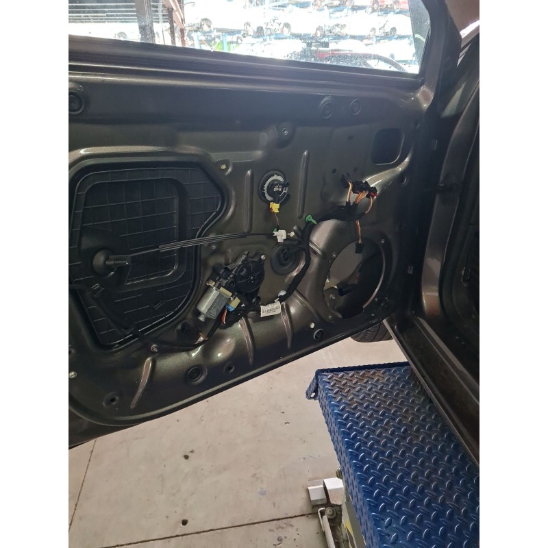 ELEVALUNAS DELANTERO IZQUIERDO 5F4837461D 