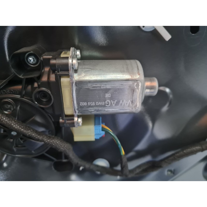 ELEVALUNAS DELANTERO DERECHO 8W0837462 